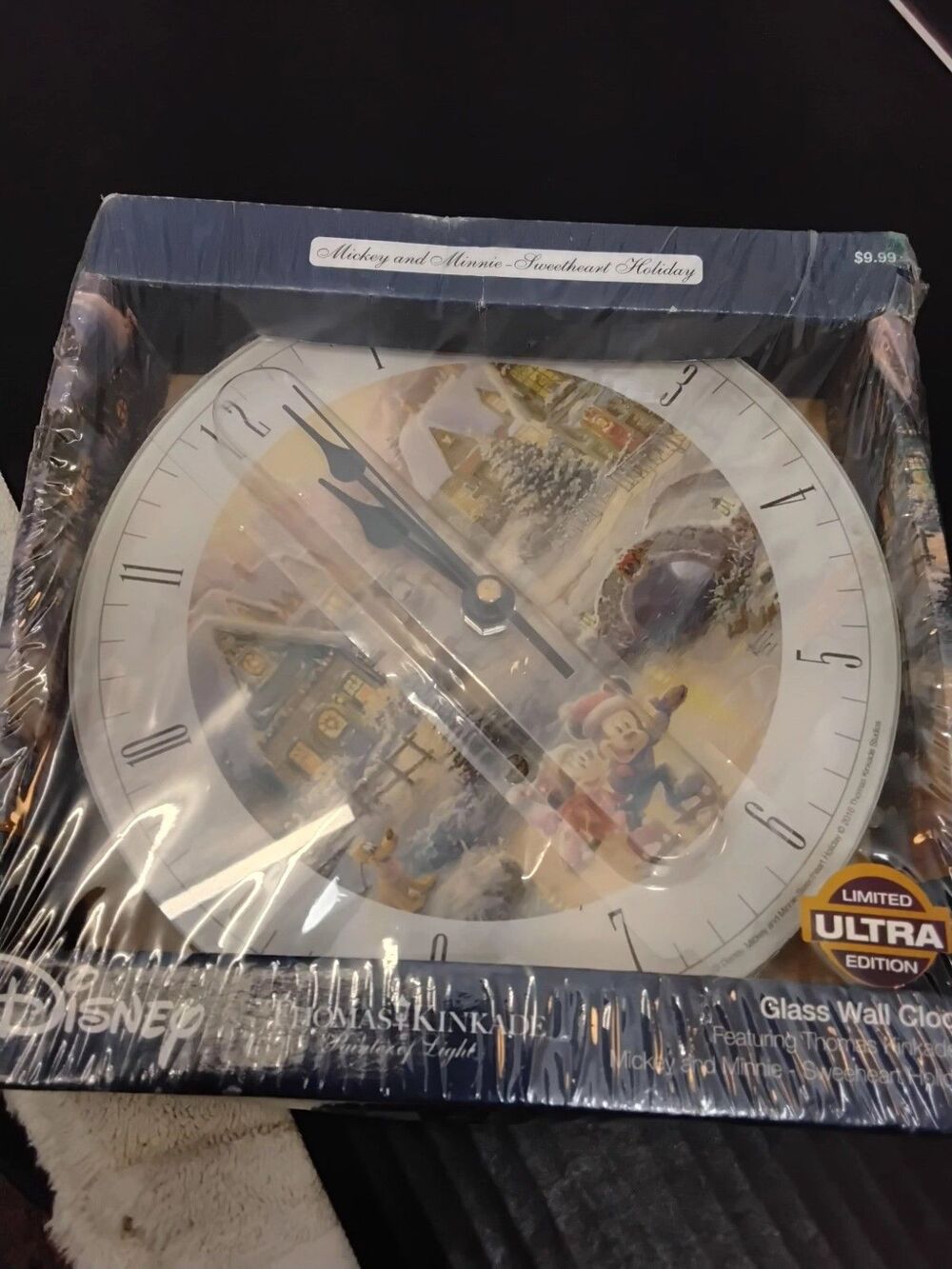 Disney 8” Thomas Kinkade Mickey & Minnie Sweetheart Holiday Glass Wall Clock